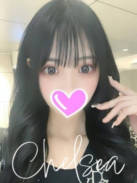 リサ【現役大学生の初脱ぎ♡】