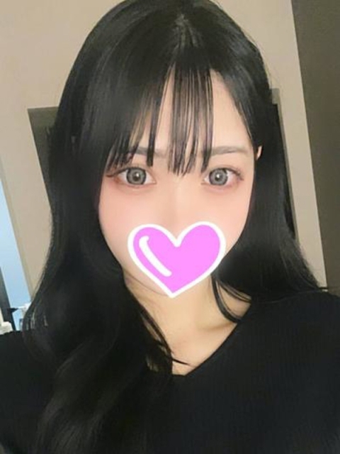 リサ【現役大学生の初脱ぎ♡】2